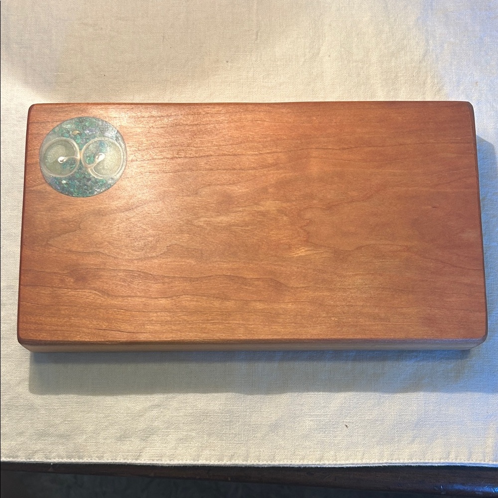 Cheese/charcuterie board - Cherry wood, shell, turquoise and resin